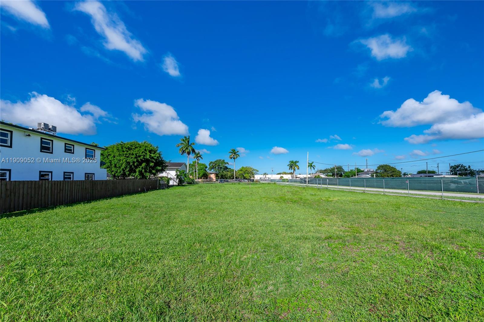 520 Sw Krome Ter Property Photo 17