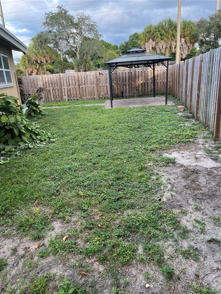 1625 Nw 9th Ave 1625 Property Photo 2