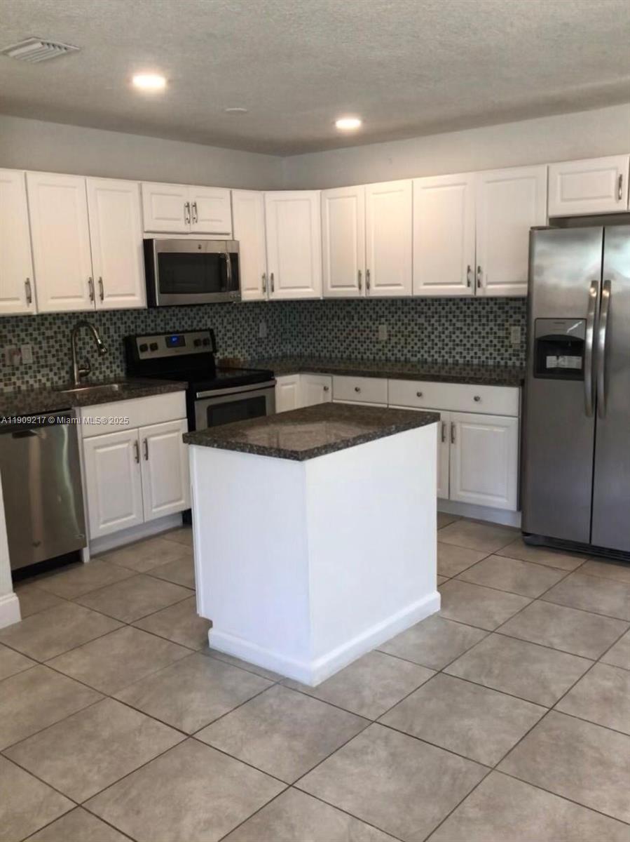 1625 Nw 9th Ave 1625 Property Photo 8