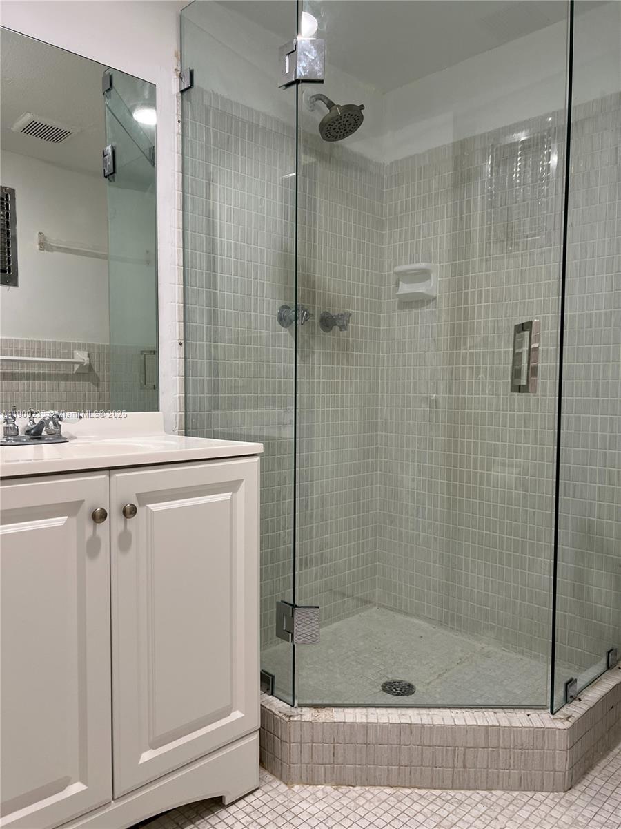 1521 Nw 43rd Ave 107 Property Photo 8