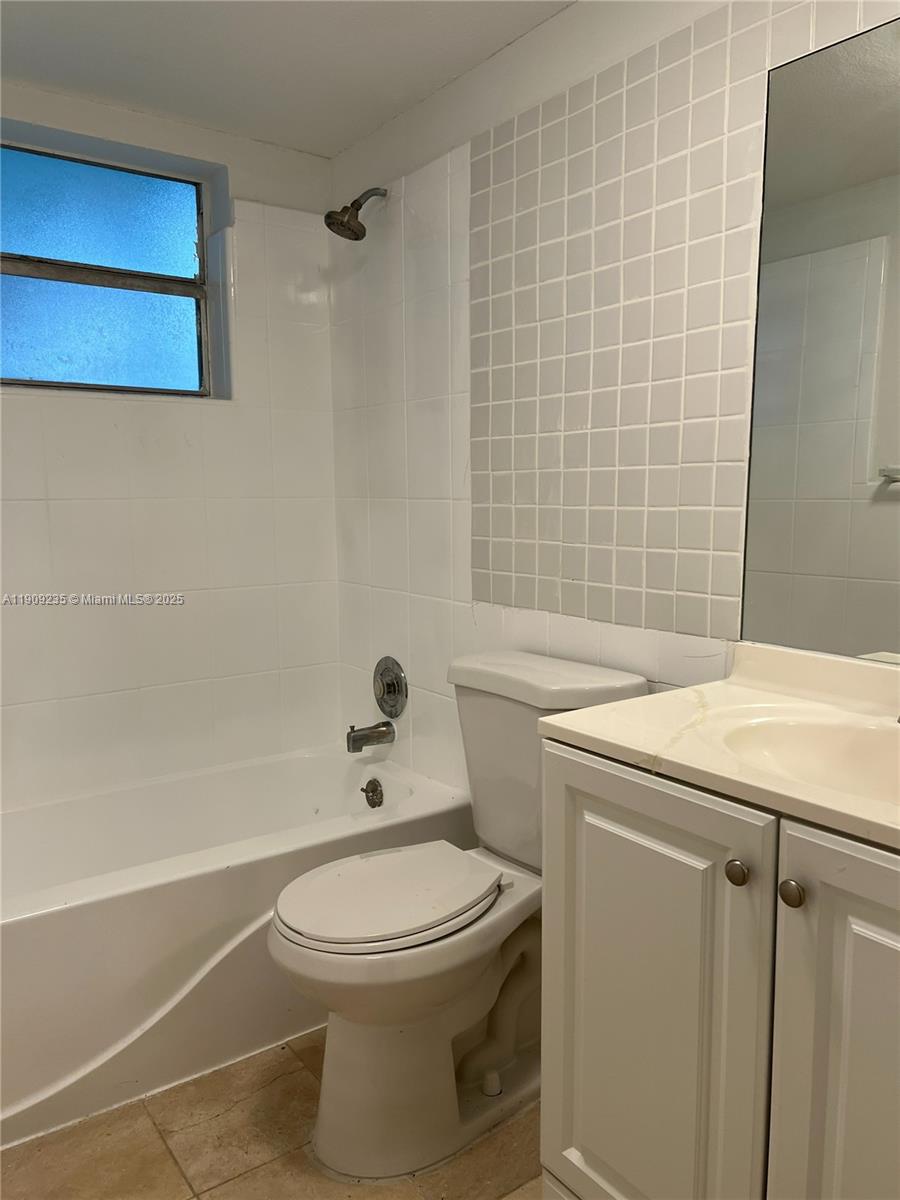 1521 Nw 43rd Ave 107 Property Photo 15