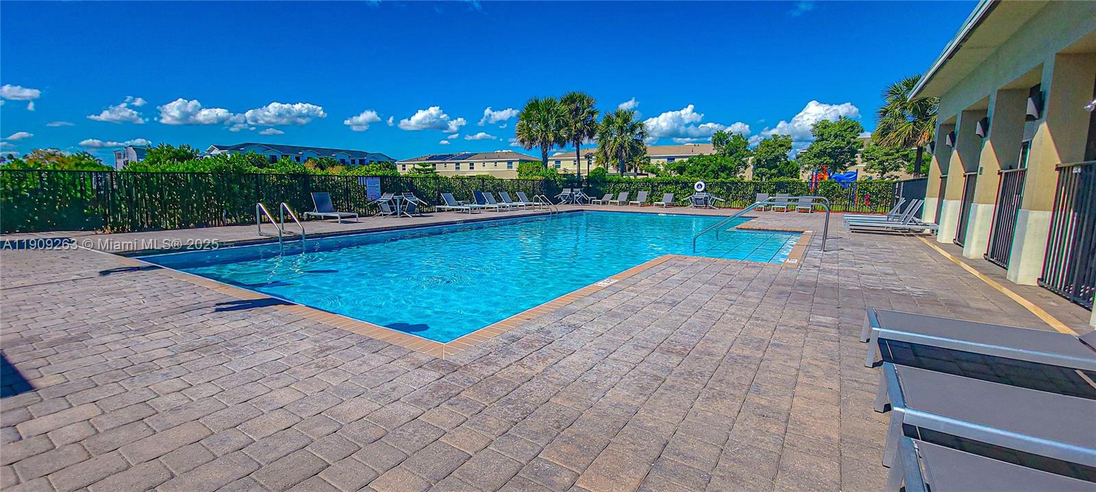 544 Ne 5th St Property Photo 29