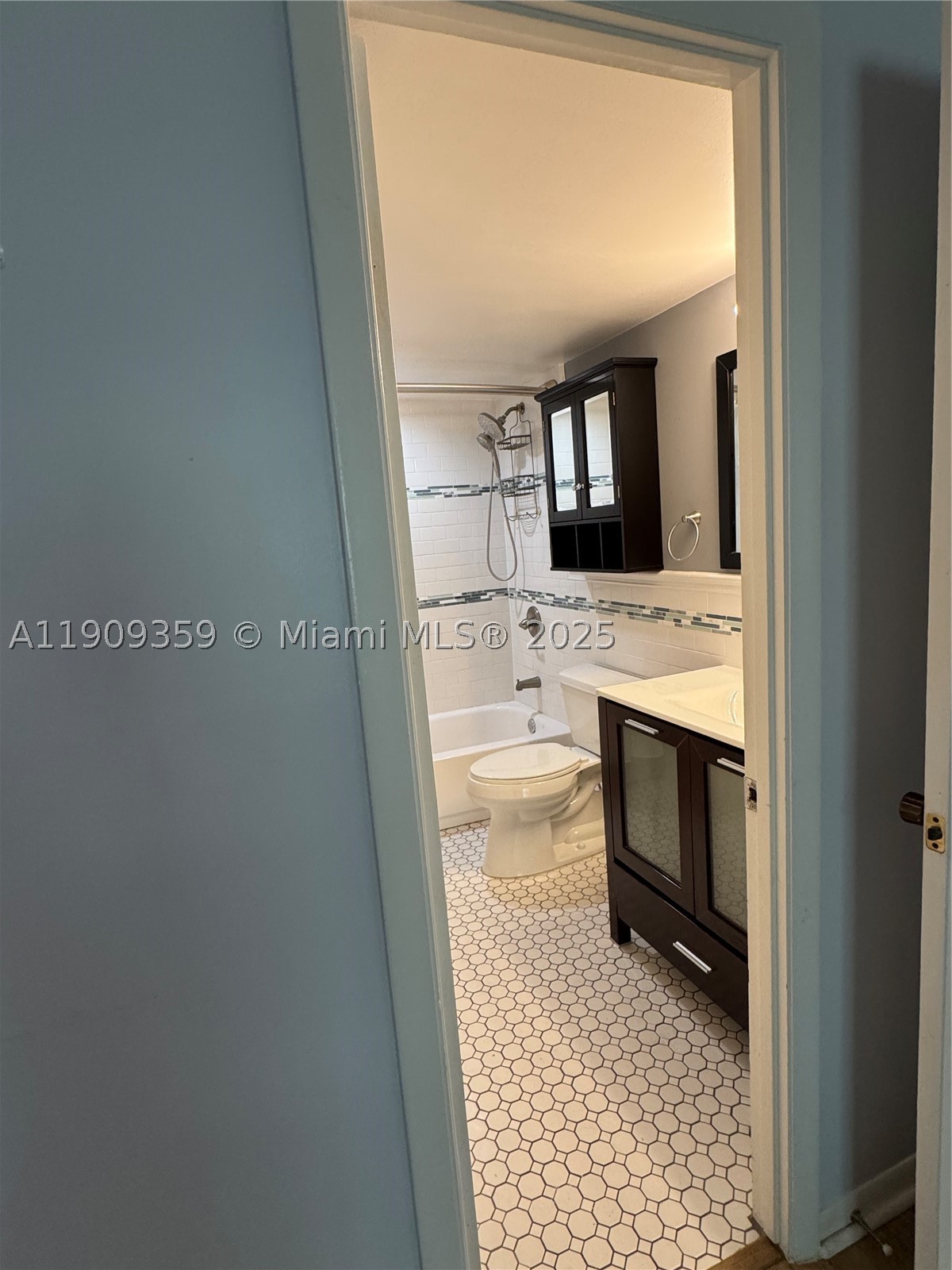 8411 Nw 8th St 203 Property Photo 4