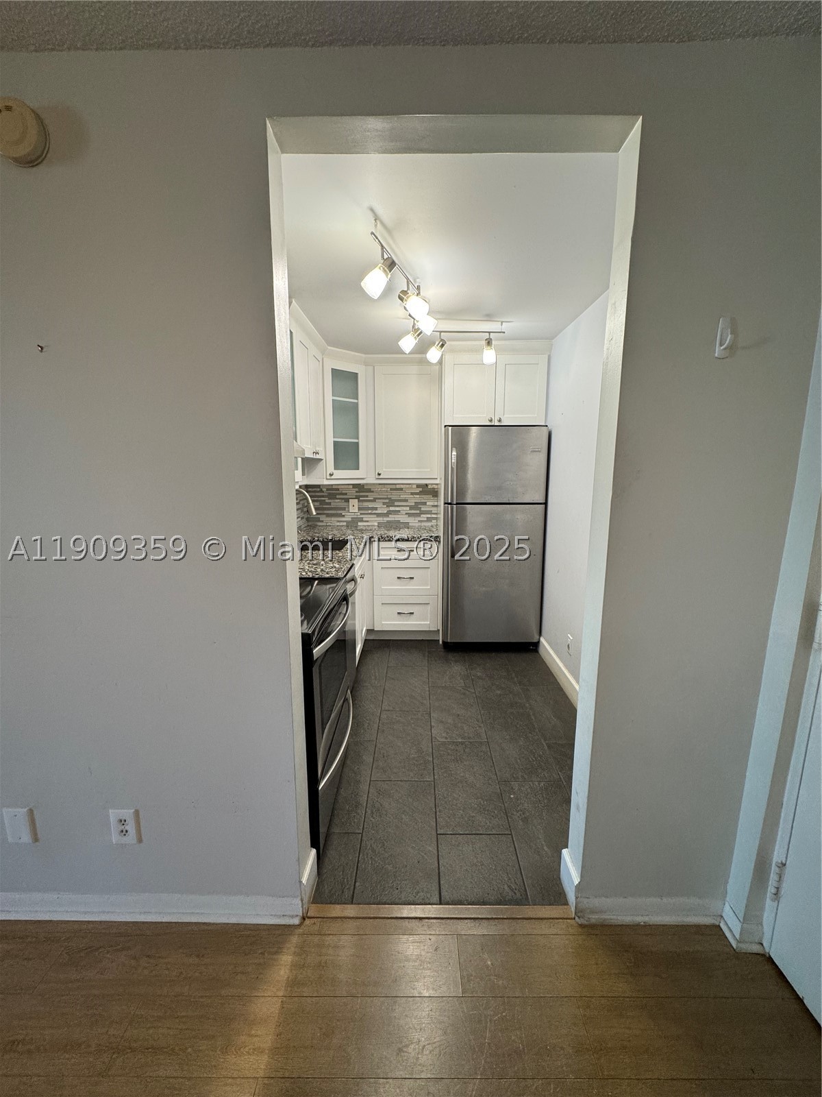 8411 Nw 8th St 203 Property Photo 5