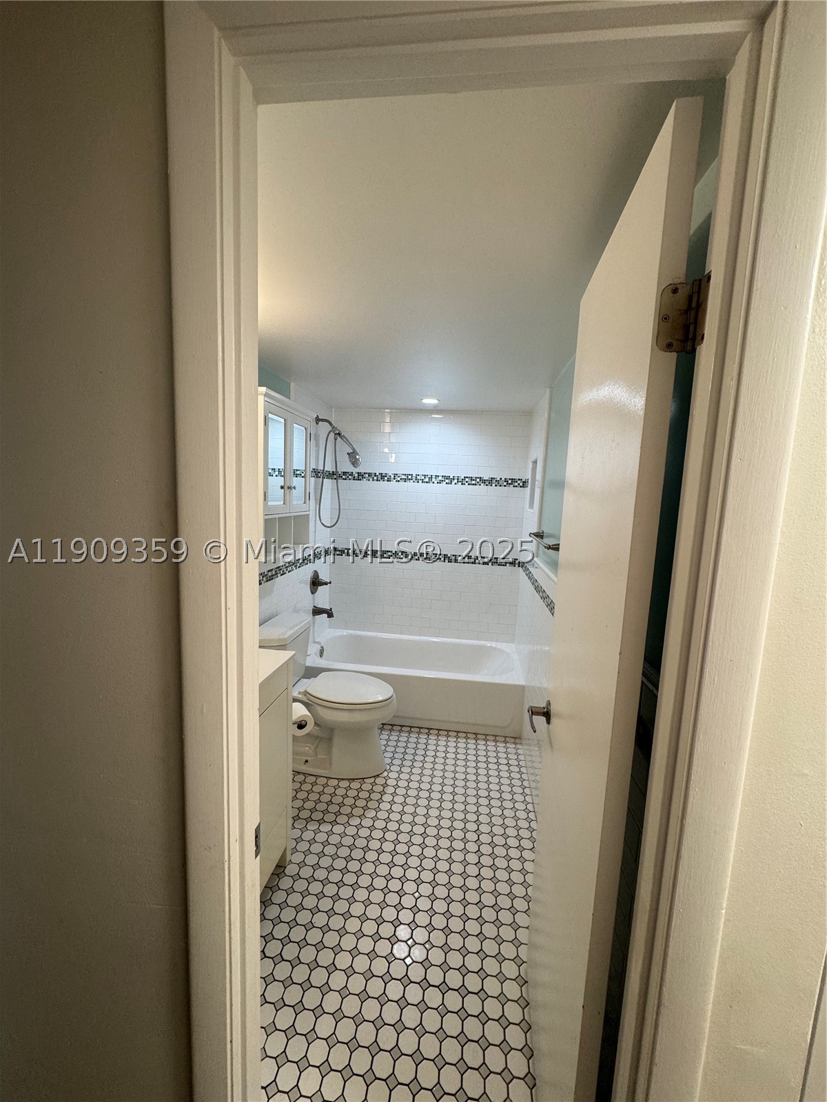 8411 Nw 8th St 203 Property Photo 8