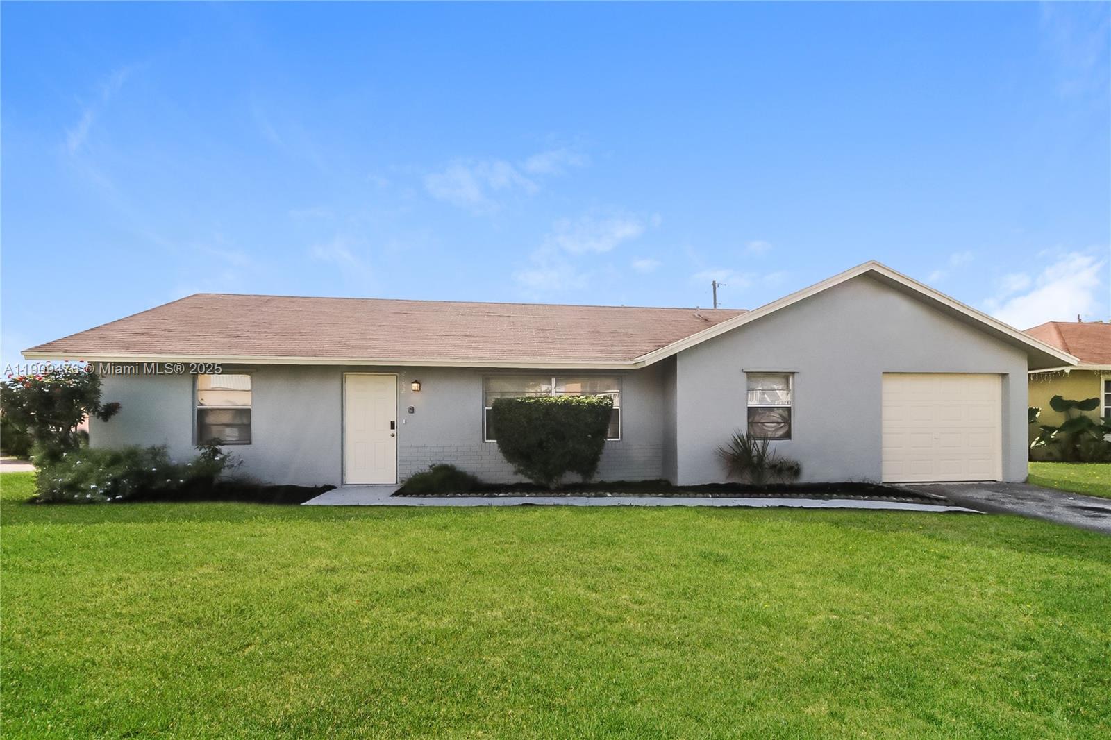 2152 Ne 1st Ct Property Photo 1