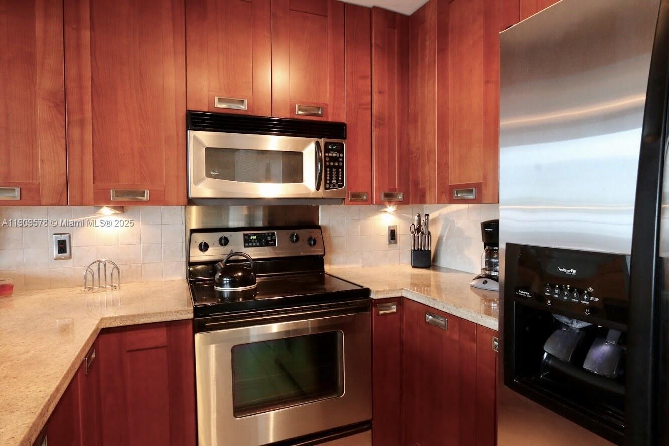 17800 N Bay Rd 404 Property Photo 9