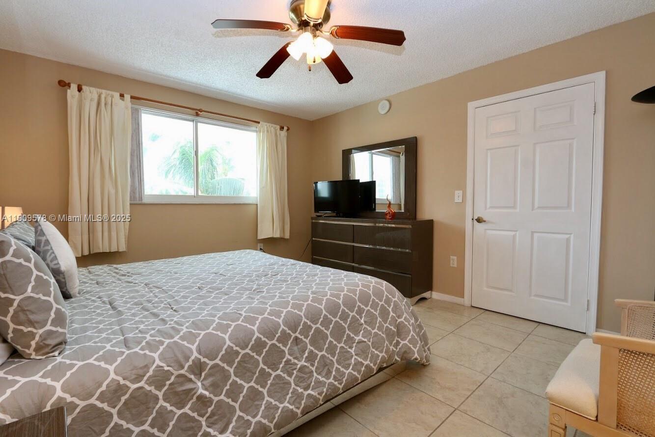 17800 N Bay Rd 404 Property Photo 16