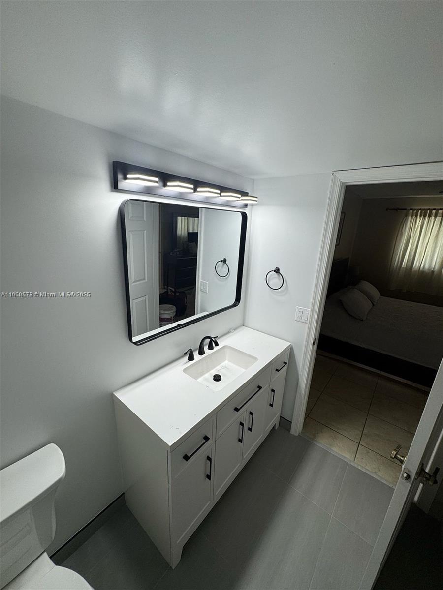 17800 N Bay Rd 404 Property Photo 19