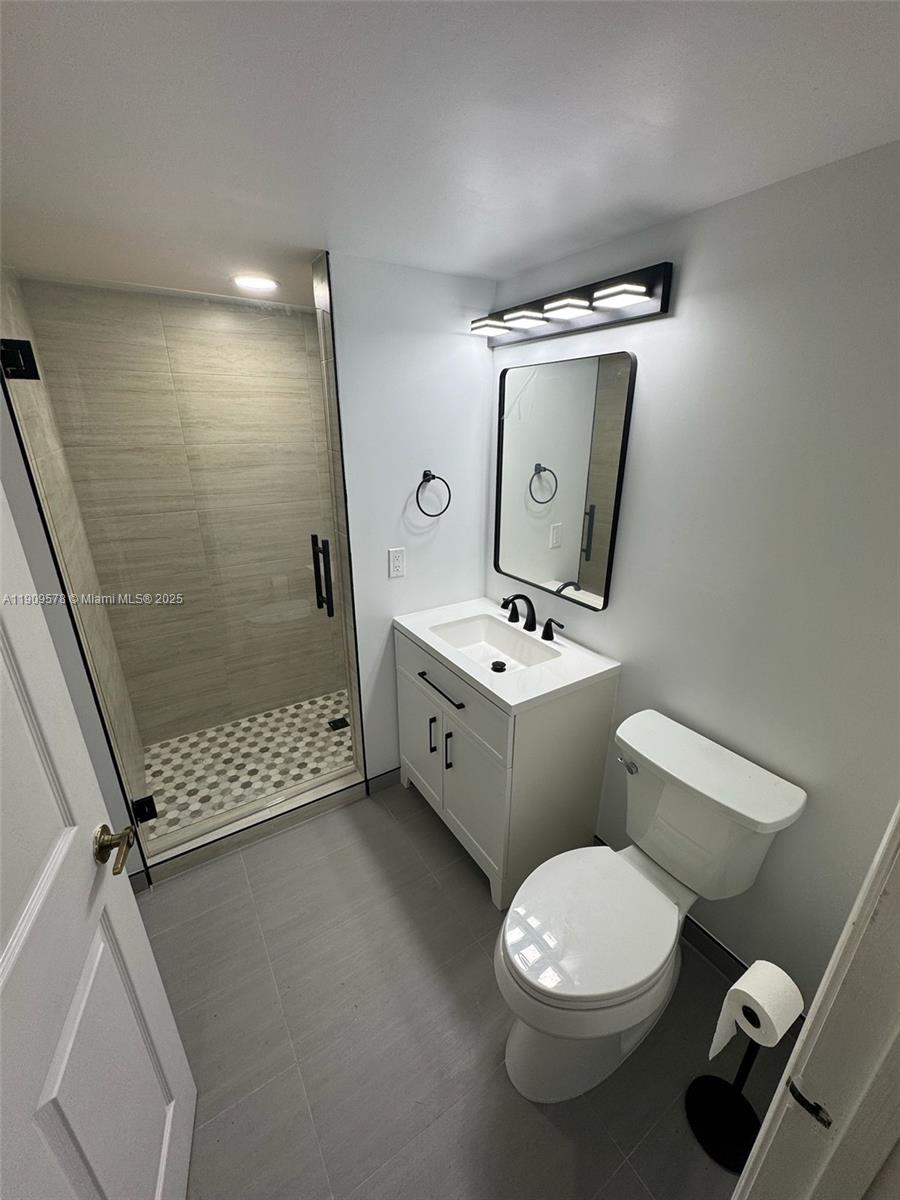 17800 N Bay Rd 404 Property Photo 20