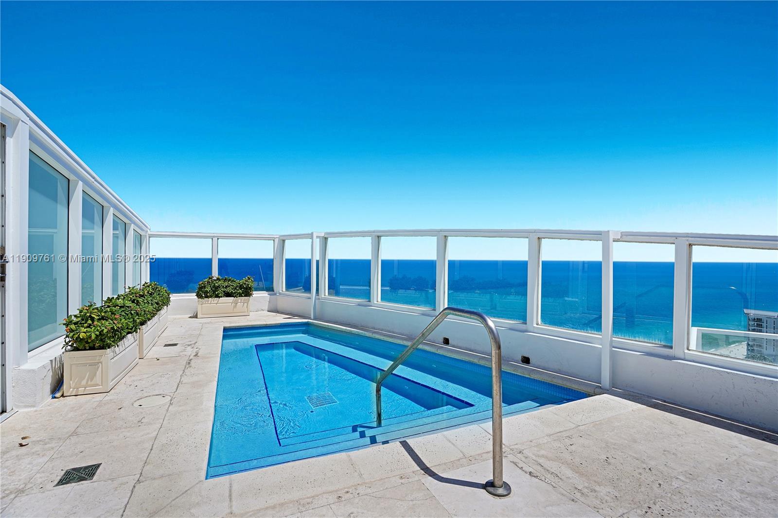 4401 Collins Ave Ph South Property Photo 1