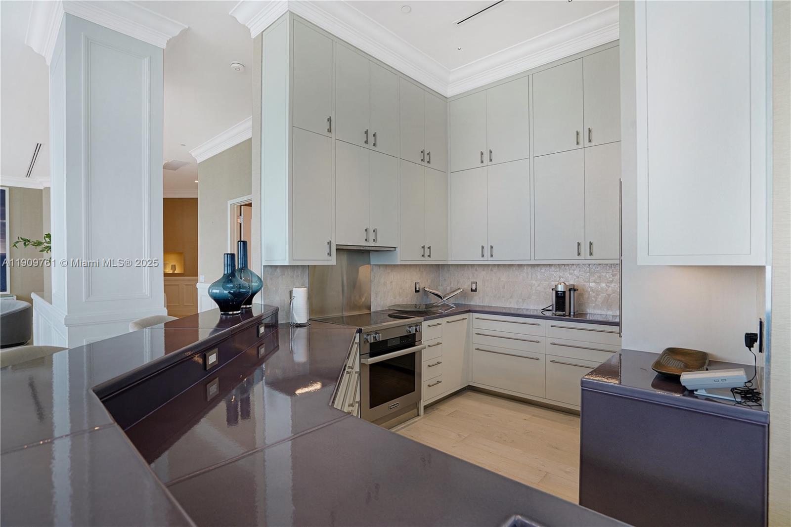 4401 Collins Ave Ph South Property Photo 28