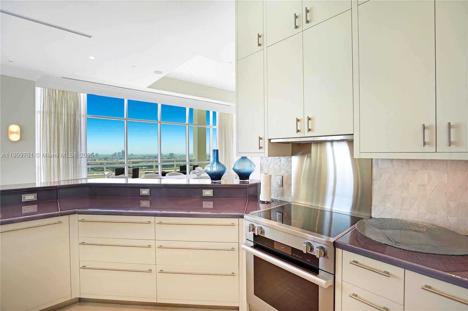 4401 Collins Ave Ph South Property Photo 30