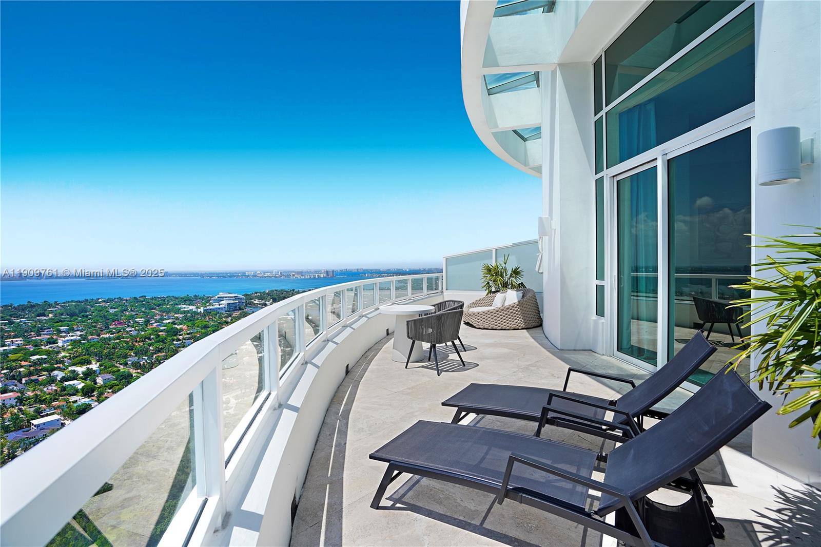 4401 Collins Ave Ph South Property Photo 42