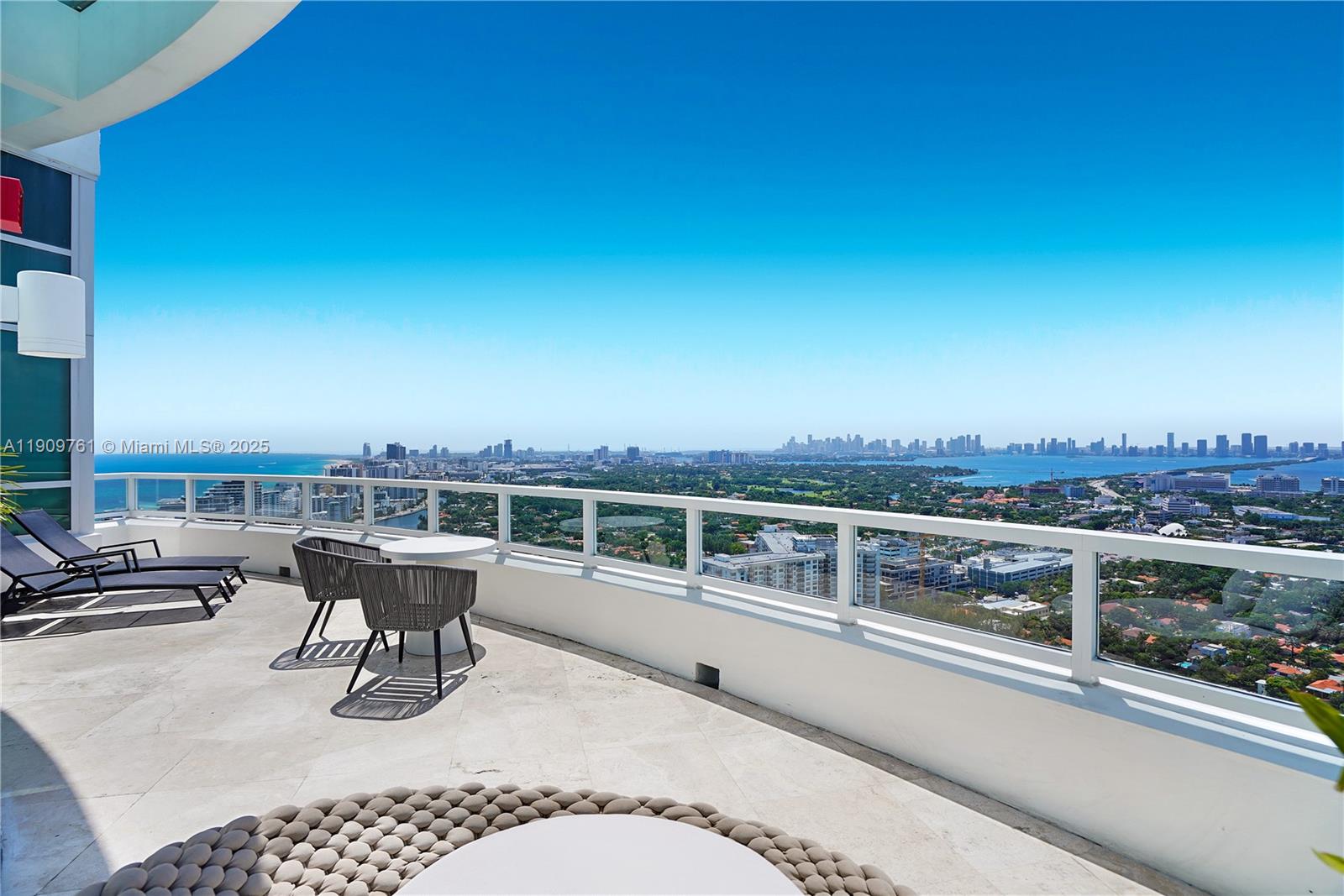 4401 Collins Ave Ph South Property Photo 43