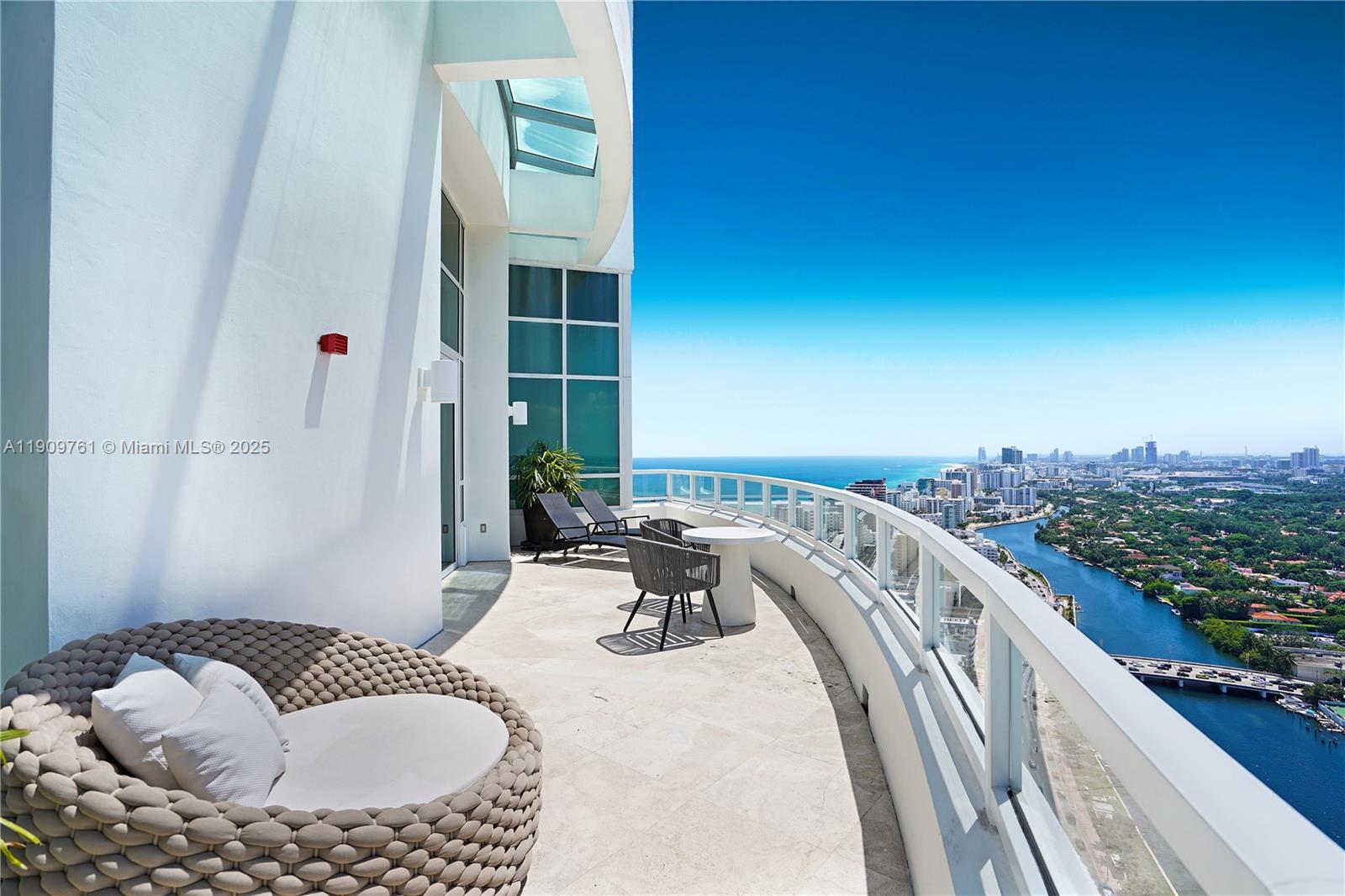 4401 Collins Ave Ph South Property Photo 44