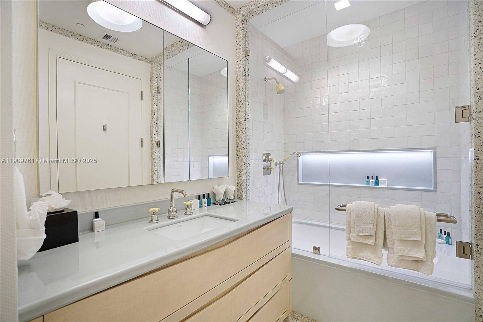 4401 Collins Ave Ph South Property Photo 60
