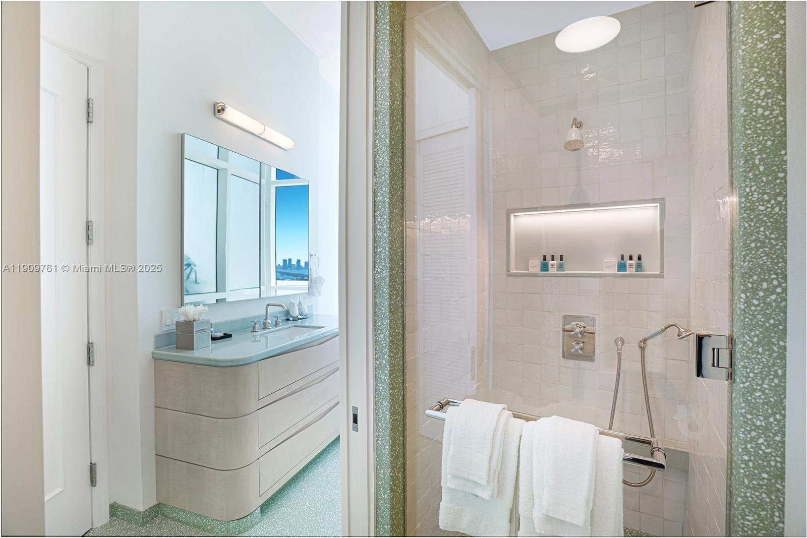 4401 Collins Ave Ph South Property Photo 67