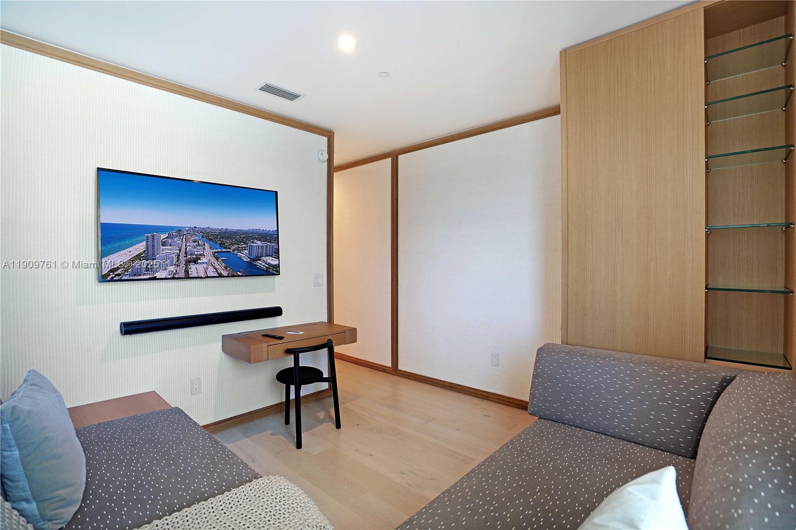 4401 Collins Ave Ph South Property Photo 76