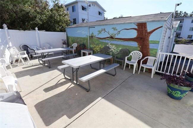 1832 Sunny Drive D-32 Property Photo 3