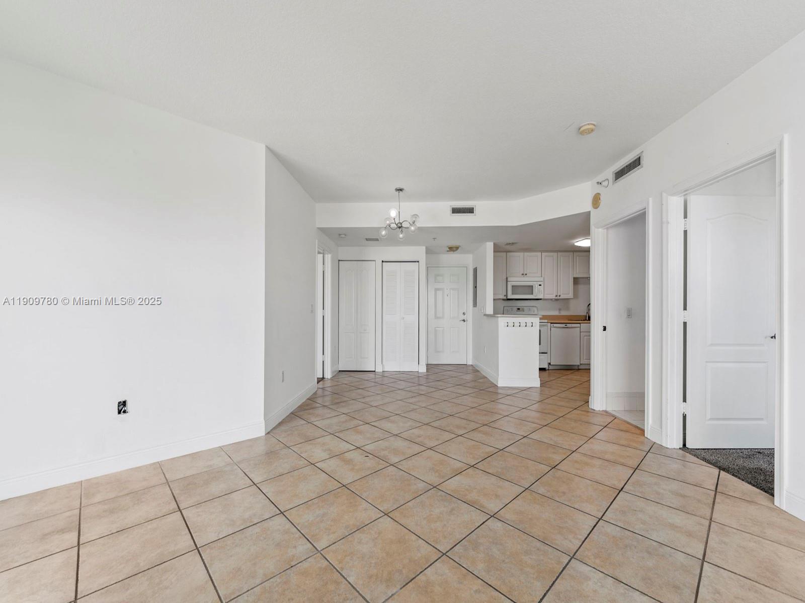 1627 Sw 37th Ave 1103 Property Photo 6