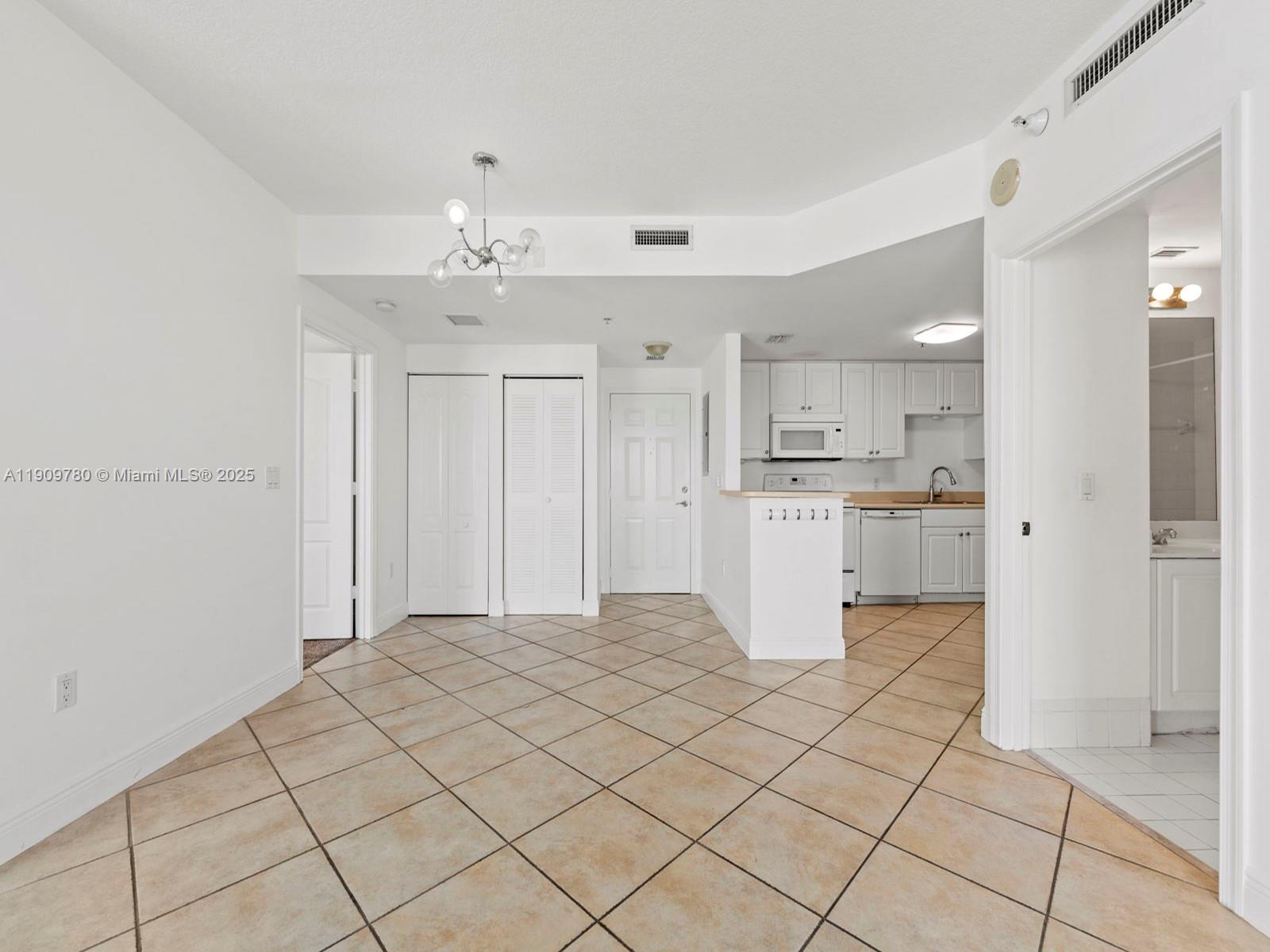 1627 Sw 37th Ave 1103 Property Photo 8