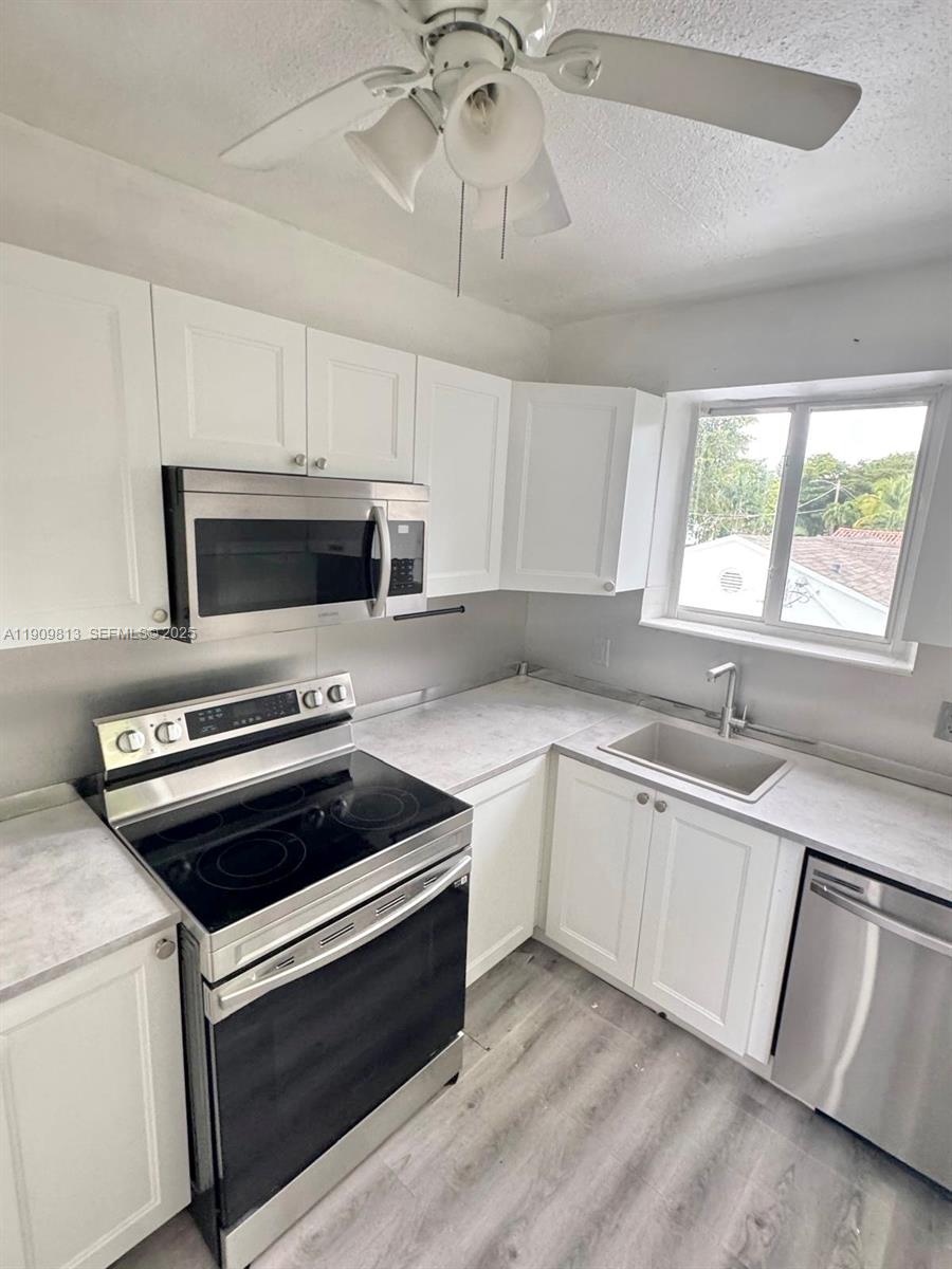 555 Ne 70th St Property Photo 14