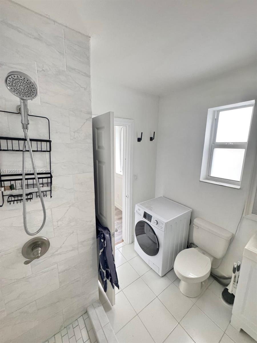 555 Ne 70th St Property Photo 16