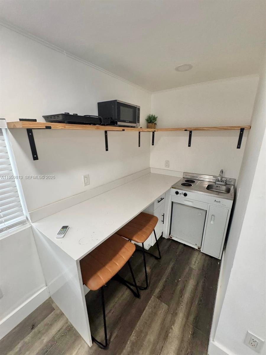 555 Ne 70th St Property Photo 22