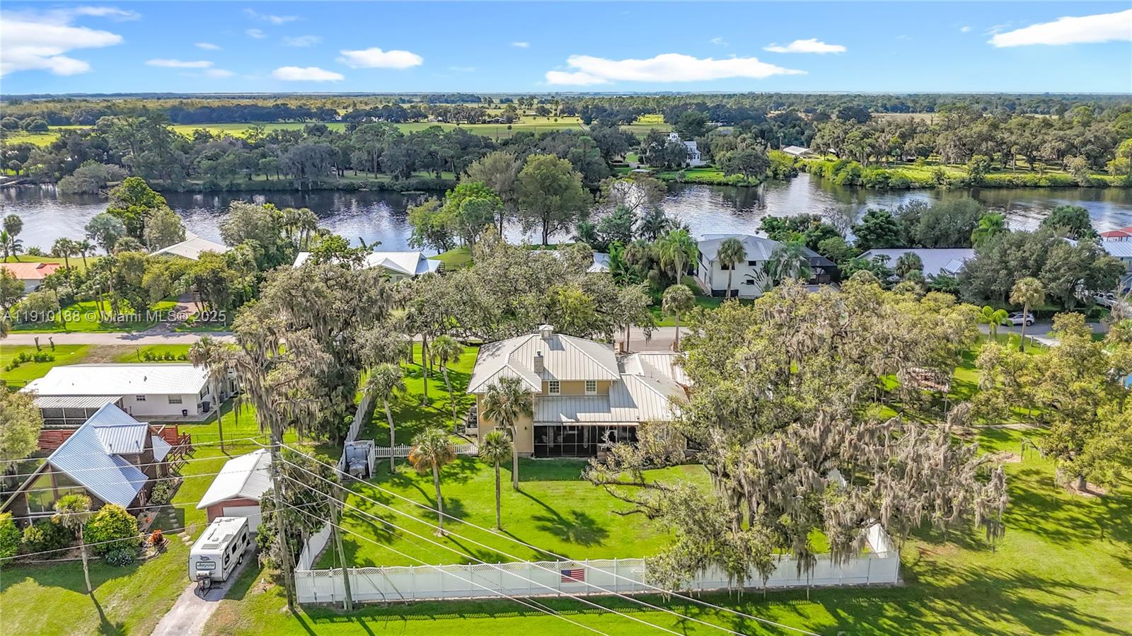 3144 Shell Lane Property Photo 1