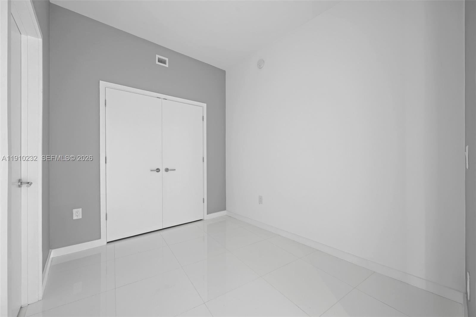 851 Ne 1st Ave 4204 Property Photo 13