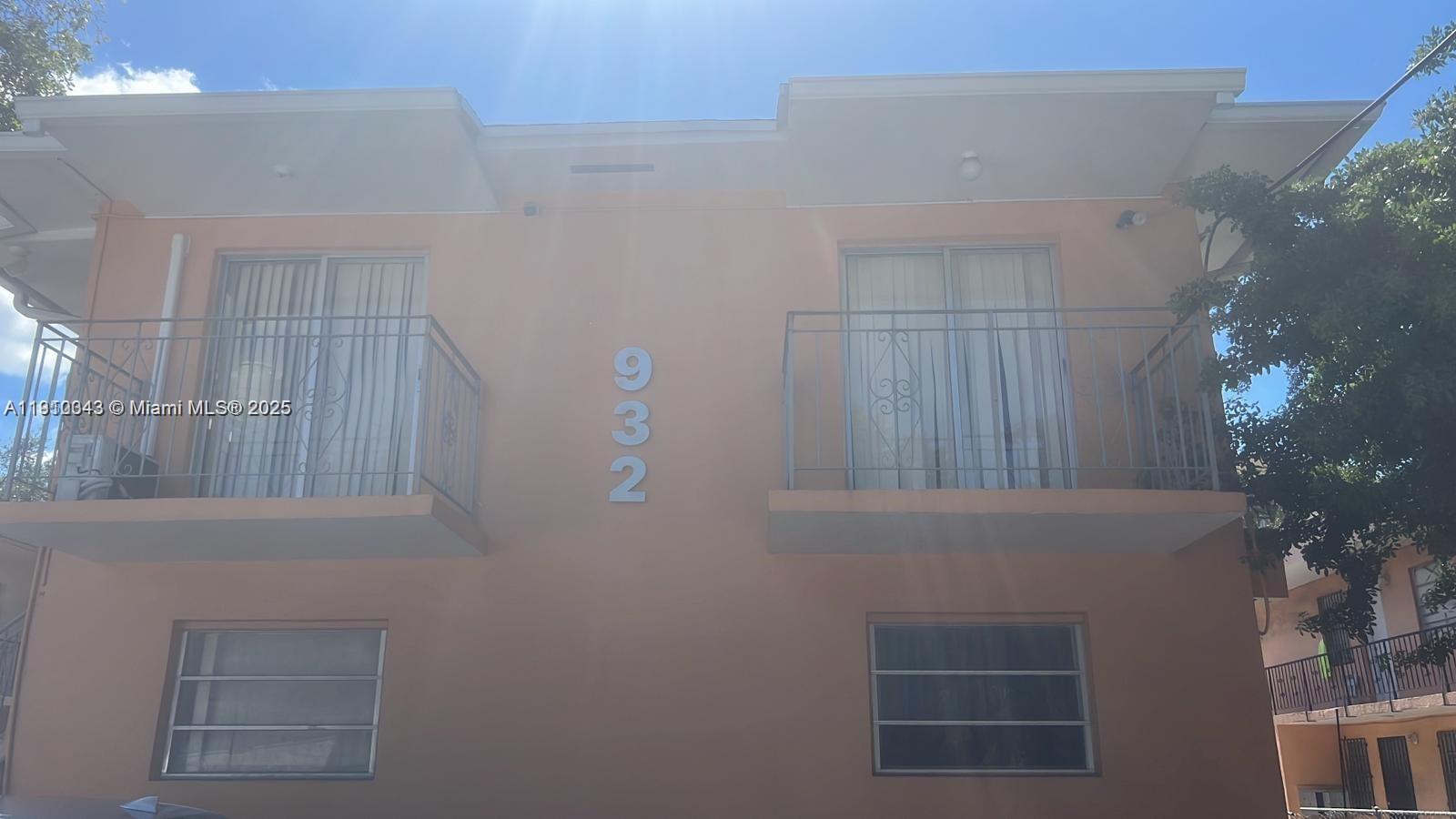 932 Nw 5th St Property Photo 1