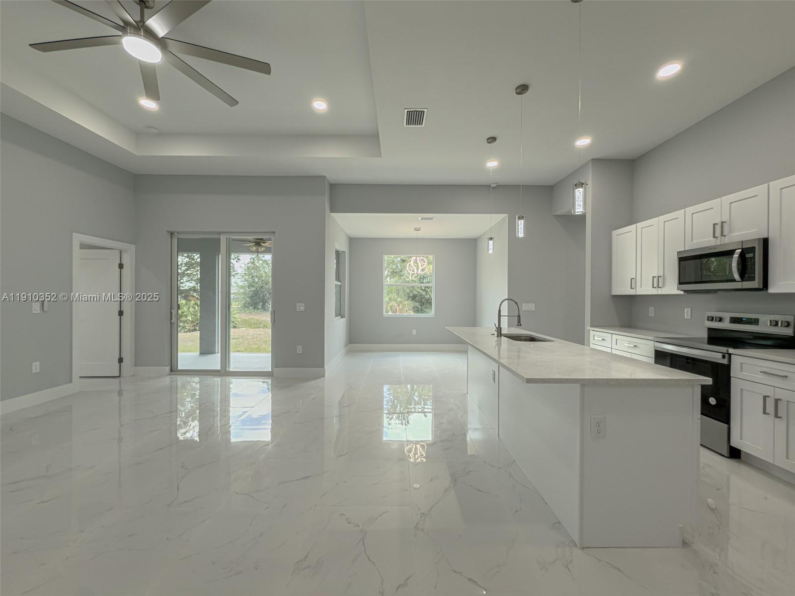 A11910352 Property Photo 2