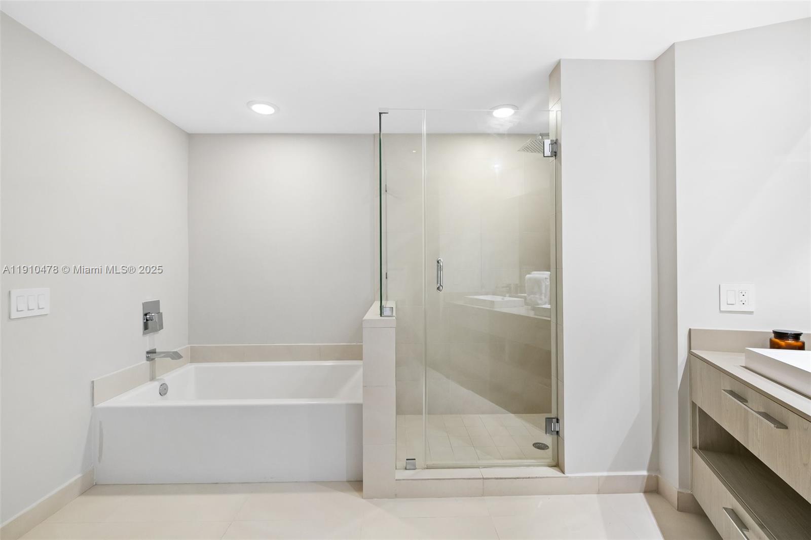 4111 S Ocean Dr 3001 Property Photo 11