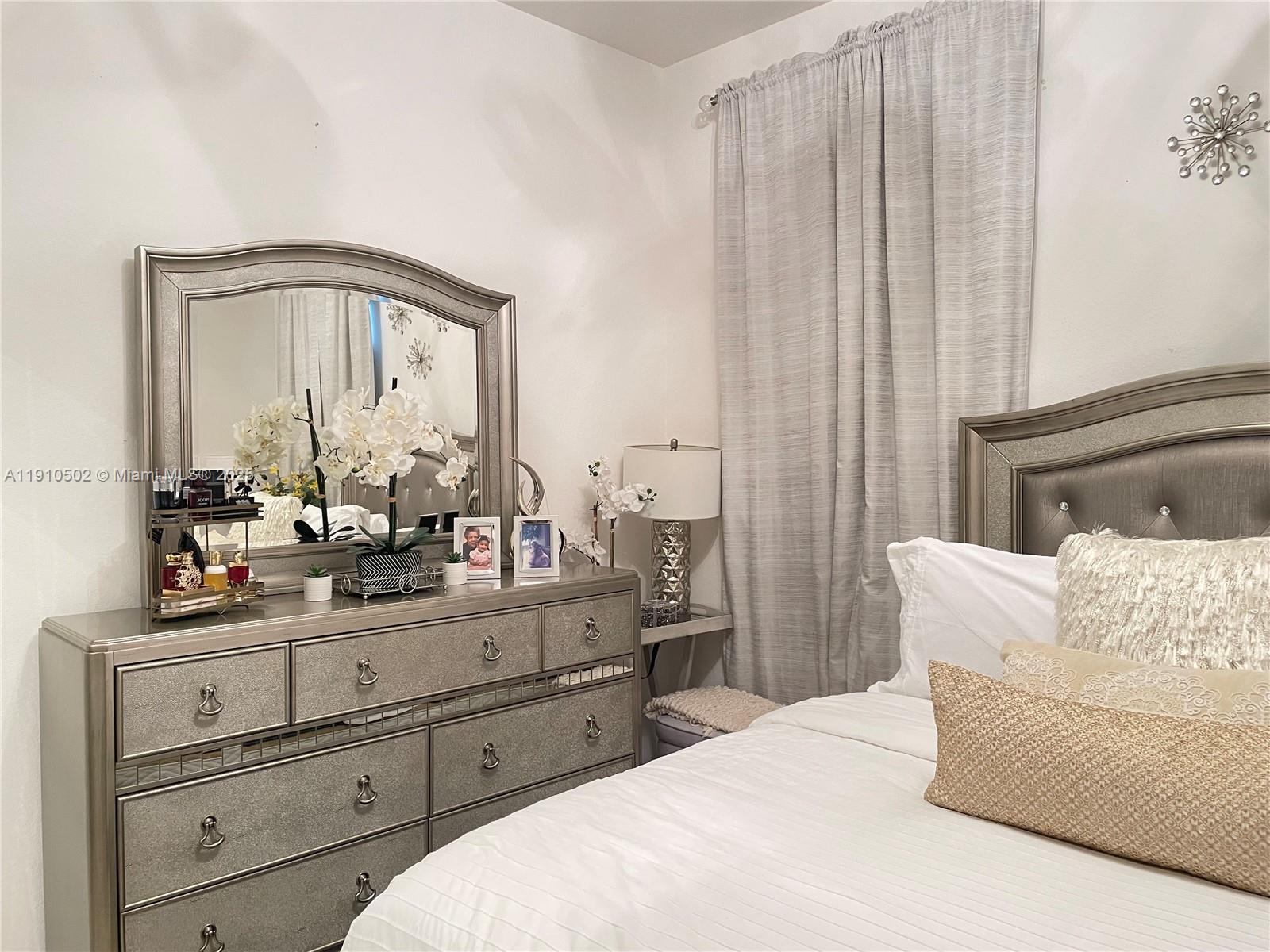 27563 Sw 139th Psge #b Property Photo 9