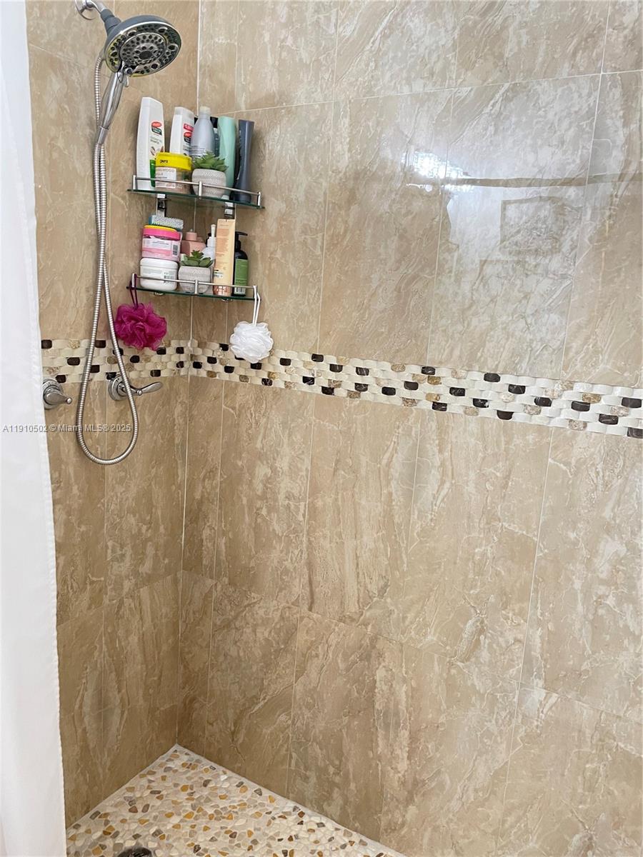 27563 Sw 139th Psge #b Property Photo 14