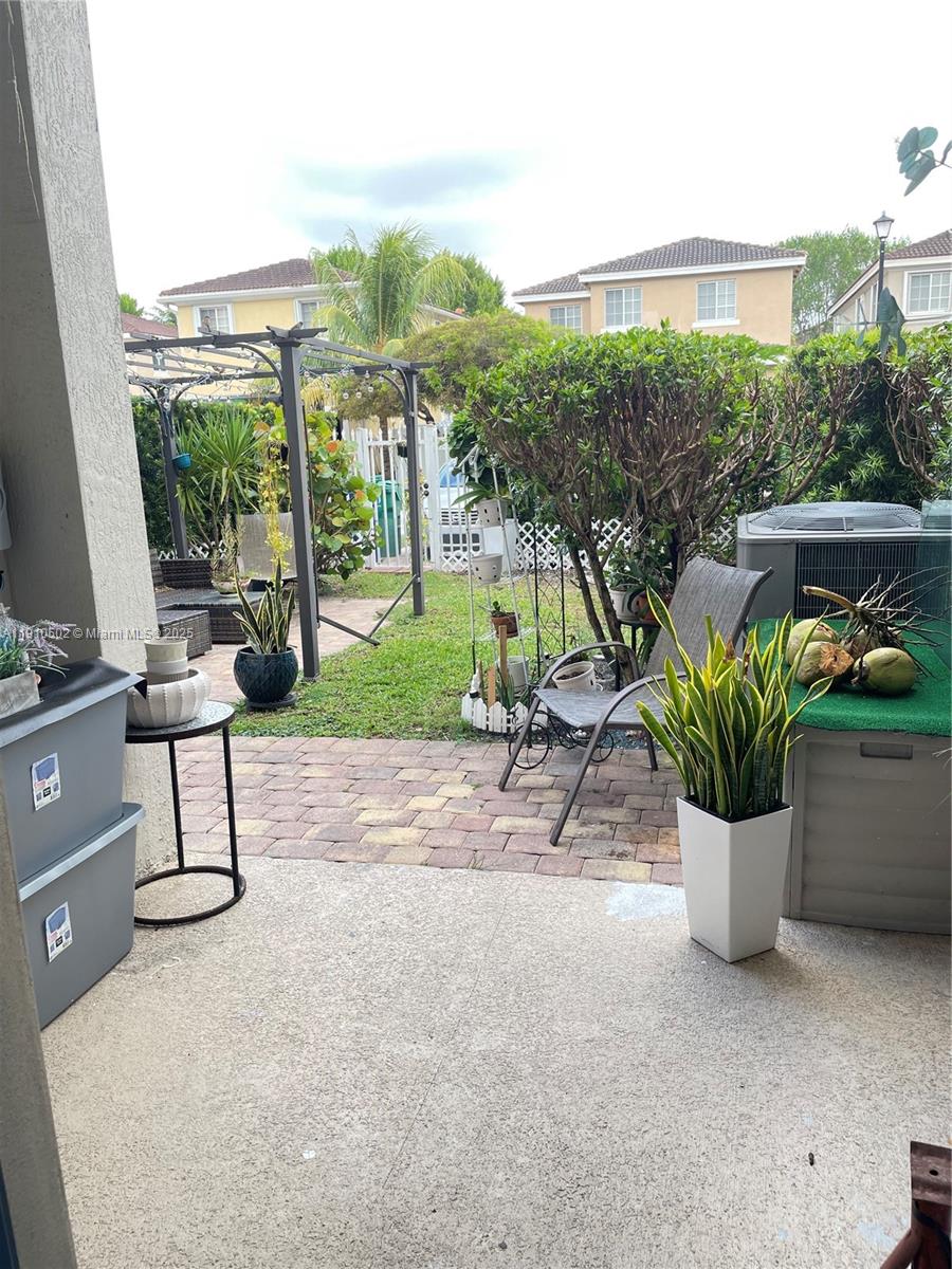 27563 Sw 139th Psge #b Property Photo 16