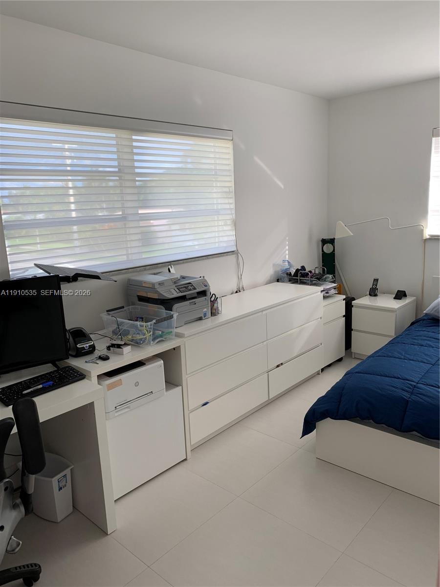 1501 Arthur St 10 Property Photo 4