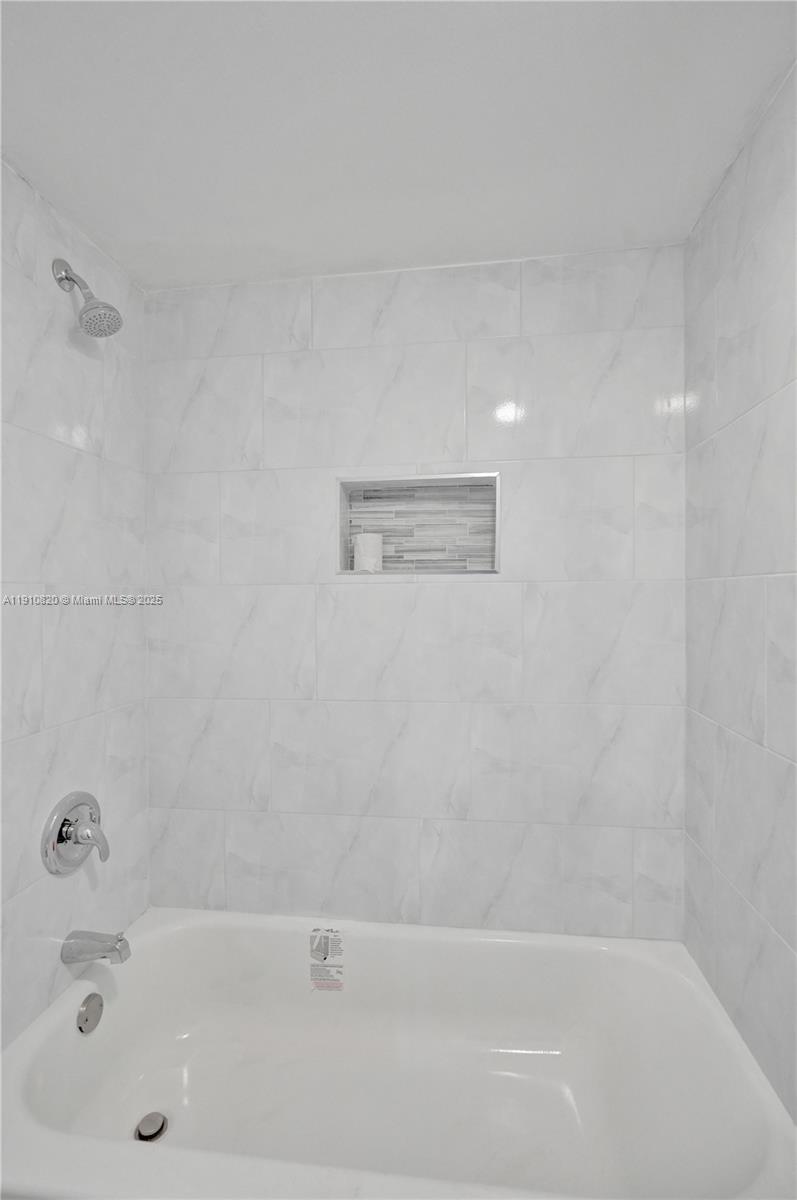4220 Nw 21st St 206 Property Photo 13