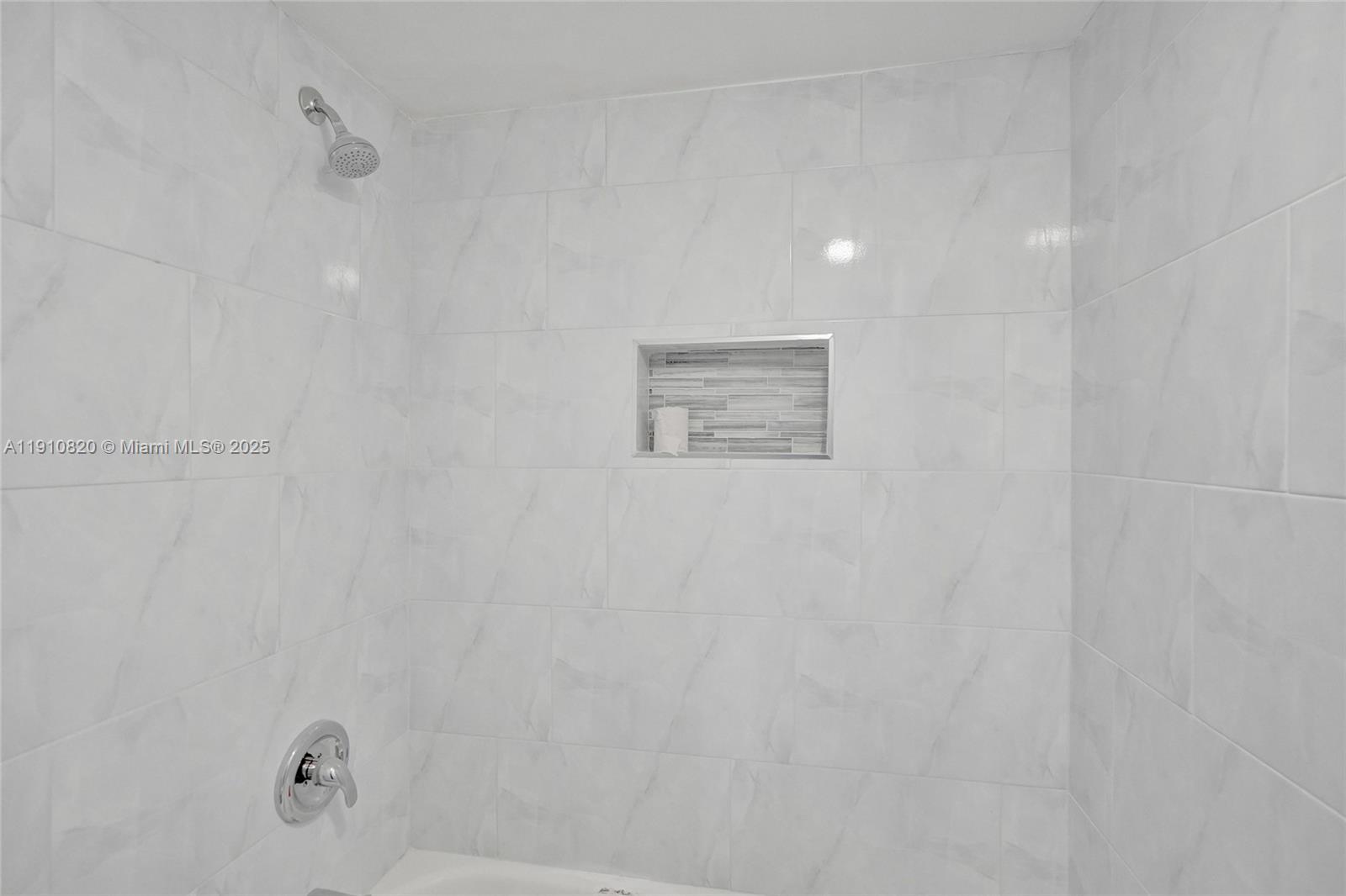 4220 Nw 21st St 206 Property Photo 14
