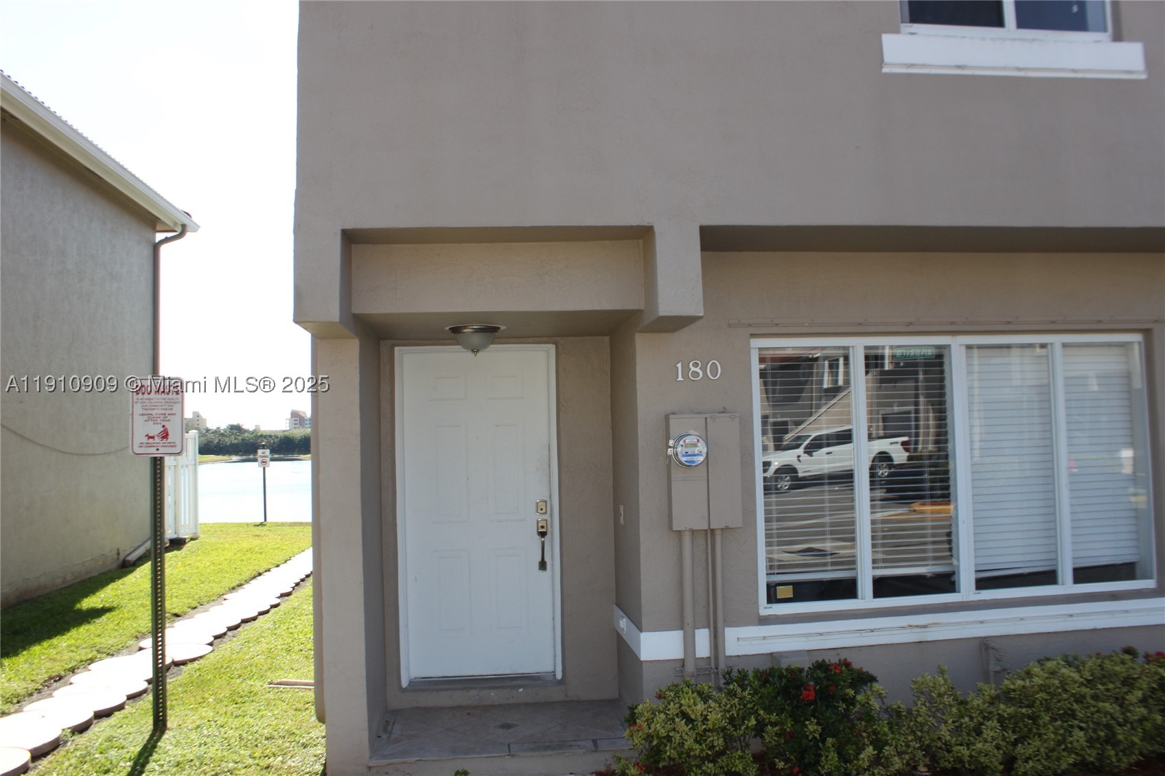 180 Riviera Cir 30-5 Property Photo 3