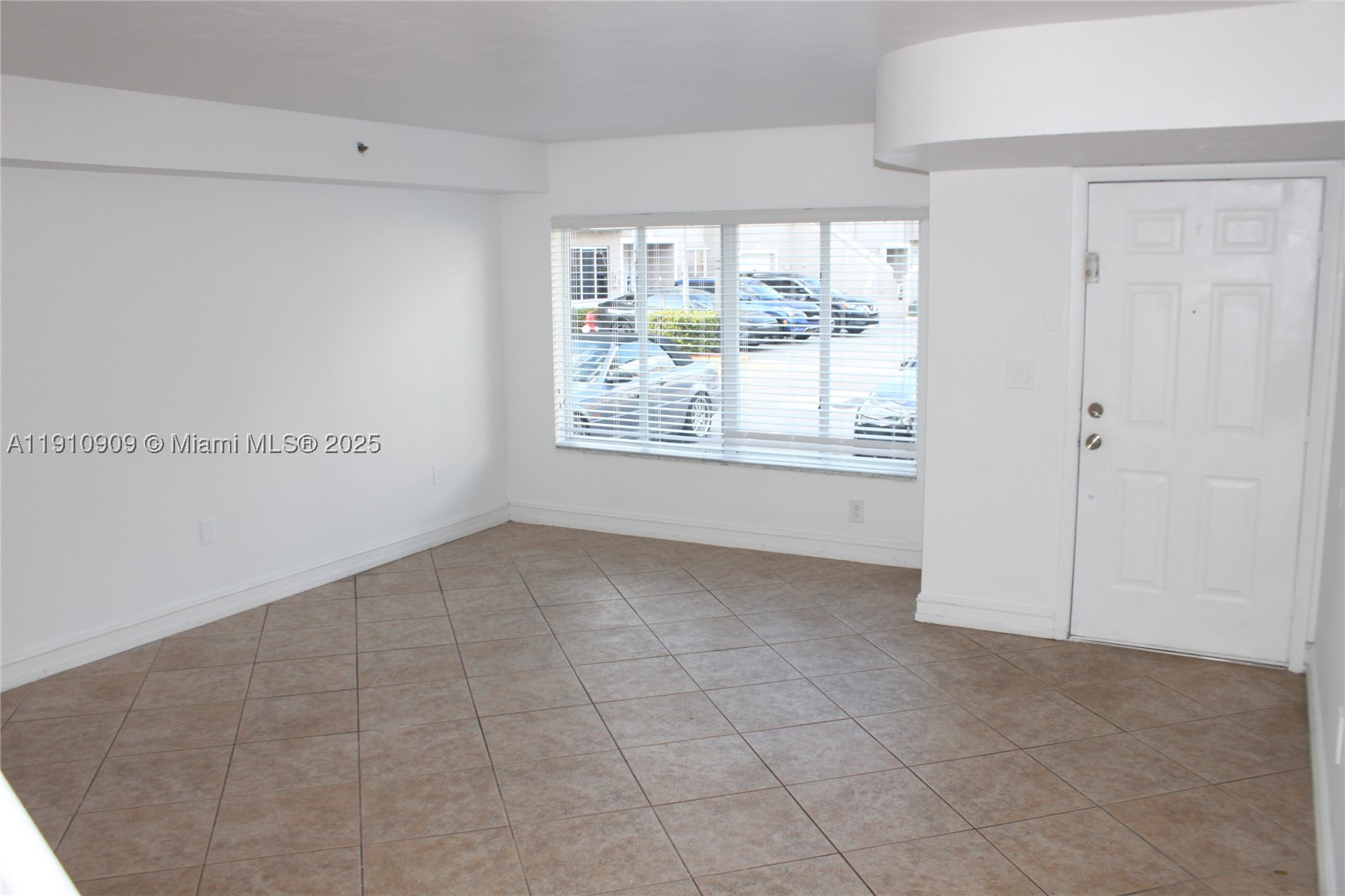 180 Riviera Cir 30-5 Property Photo 16