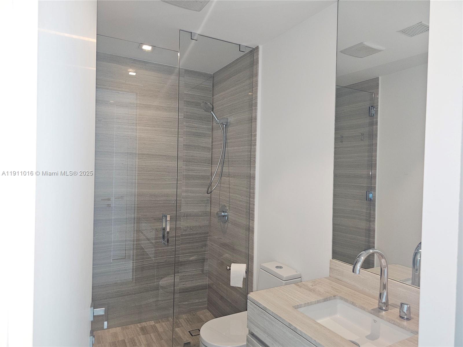 18975 Collins Ave 4605 Property Photo 19