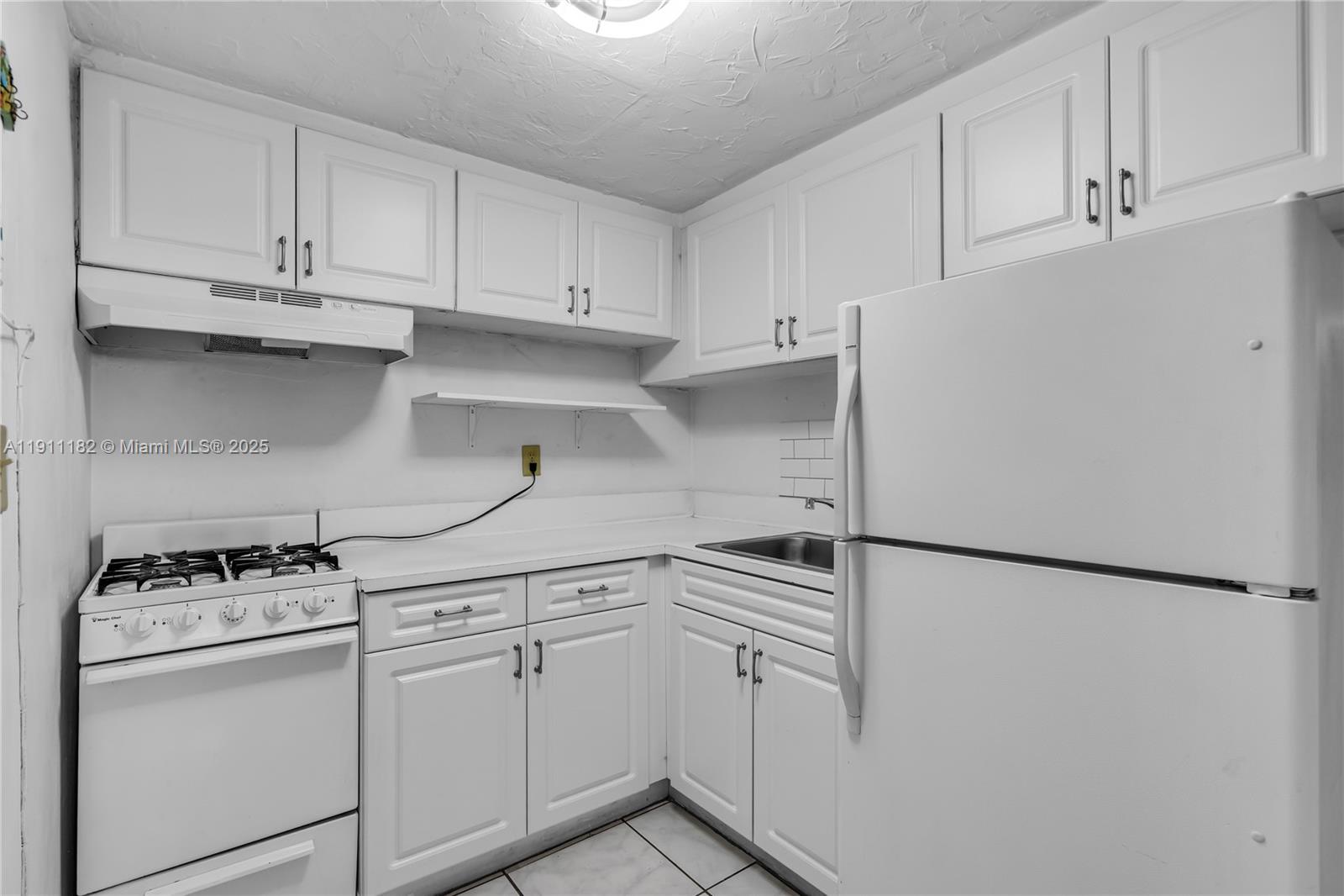 1330 W 54th St 302c Property Photo 7