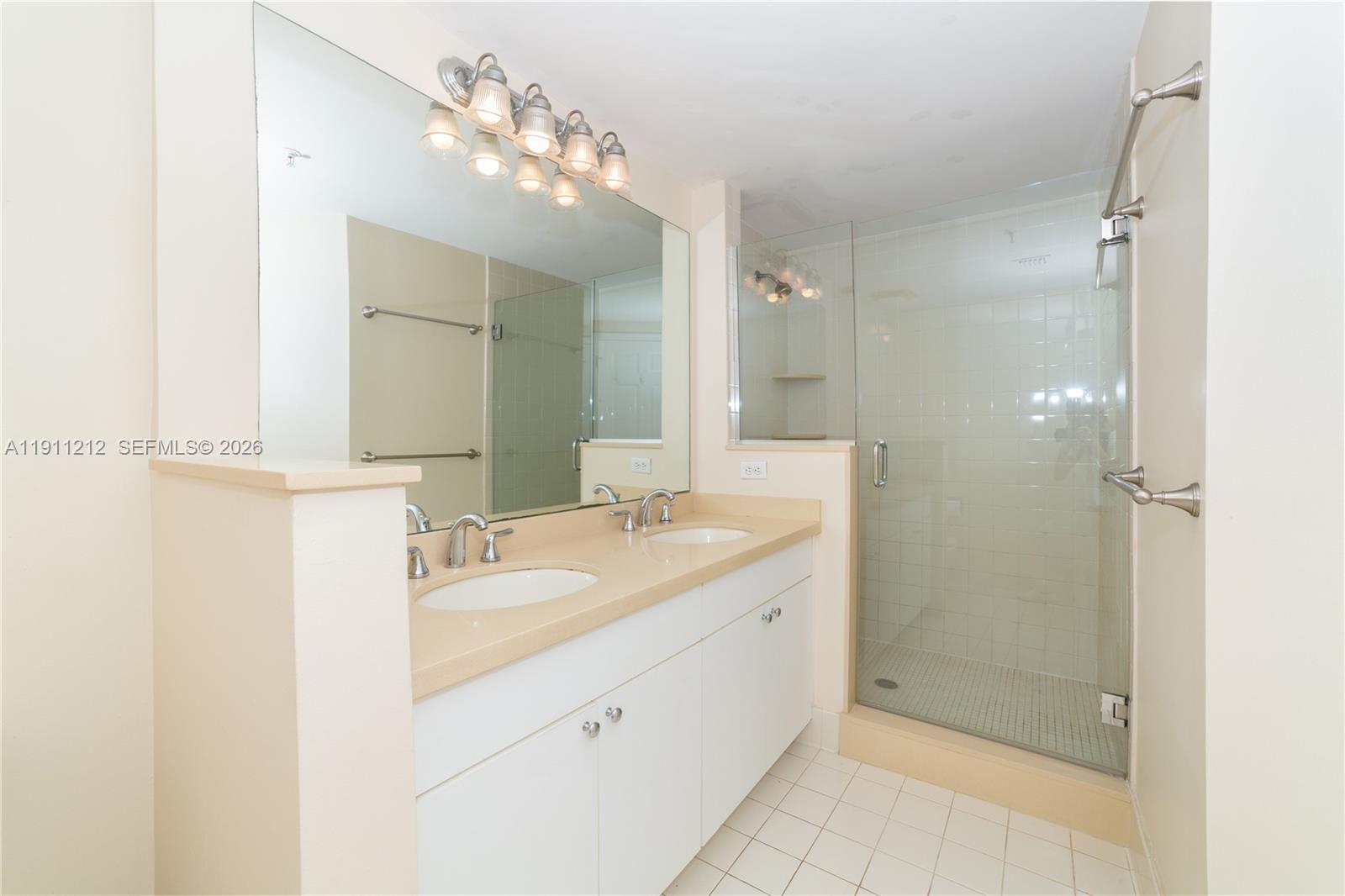 17150 N Bay Rd 2207 Property Photo 23
