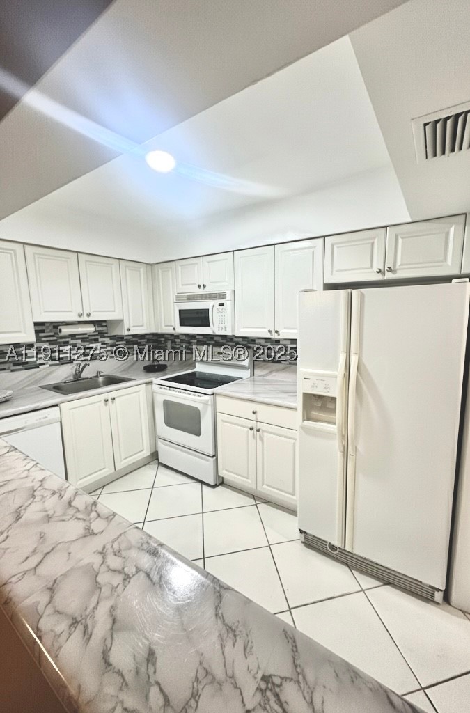 4158 Inverrary Dr 405 Property Photo 1