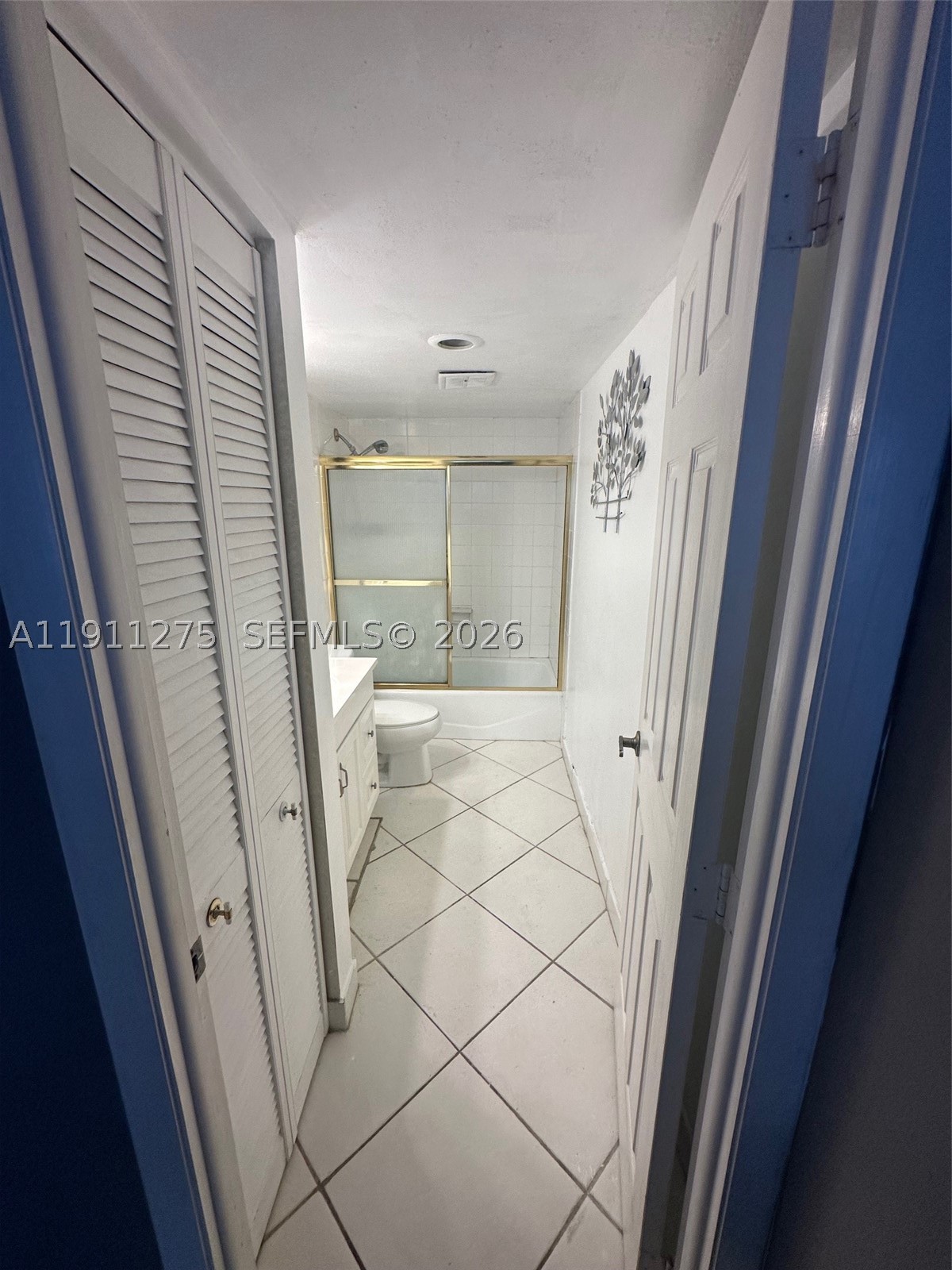 4158 Inverrary Dr 405 Property Photo 11