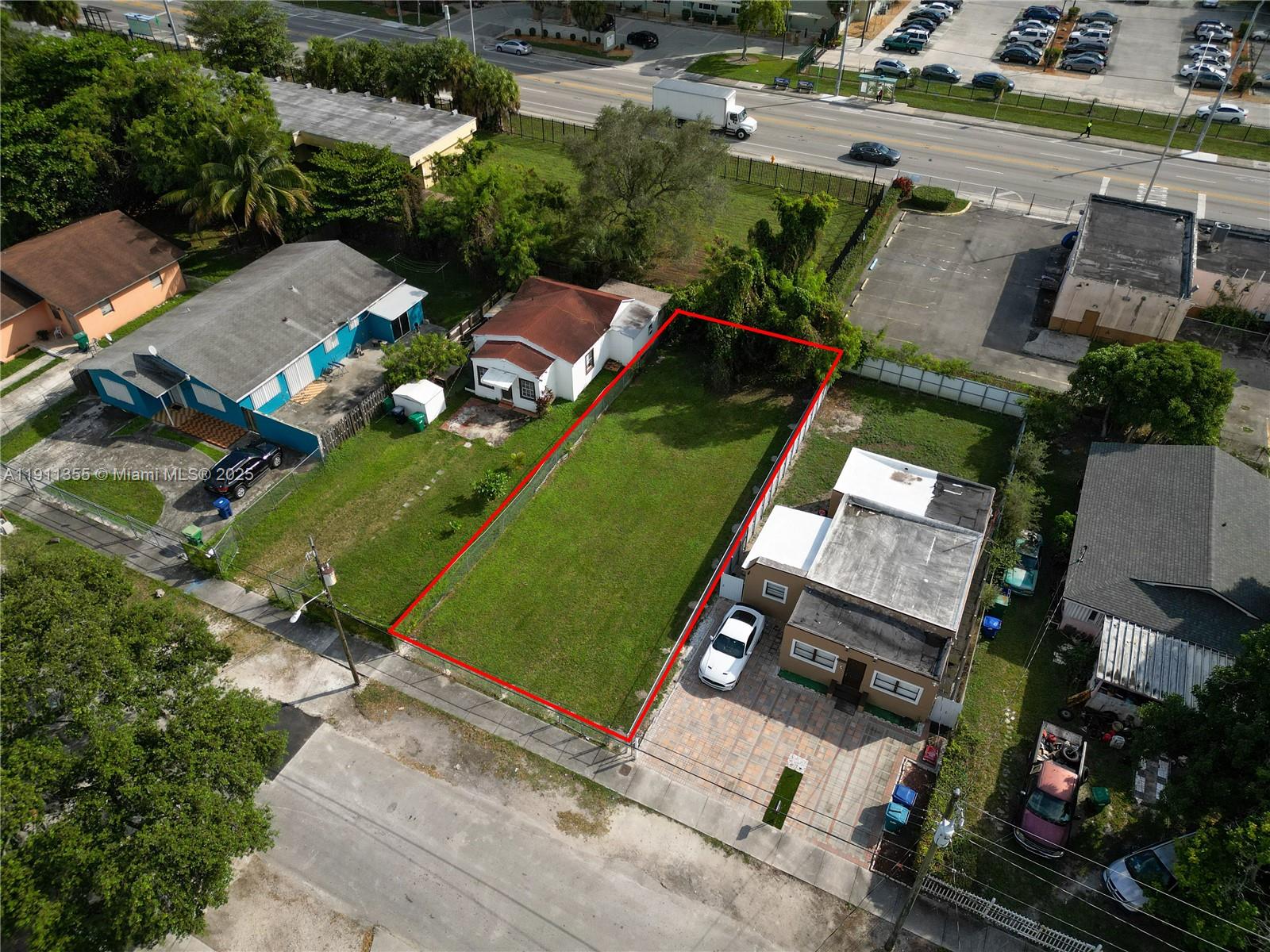2368 Nw 55th St Property Photo 4