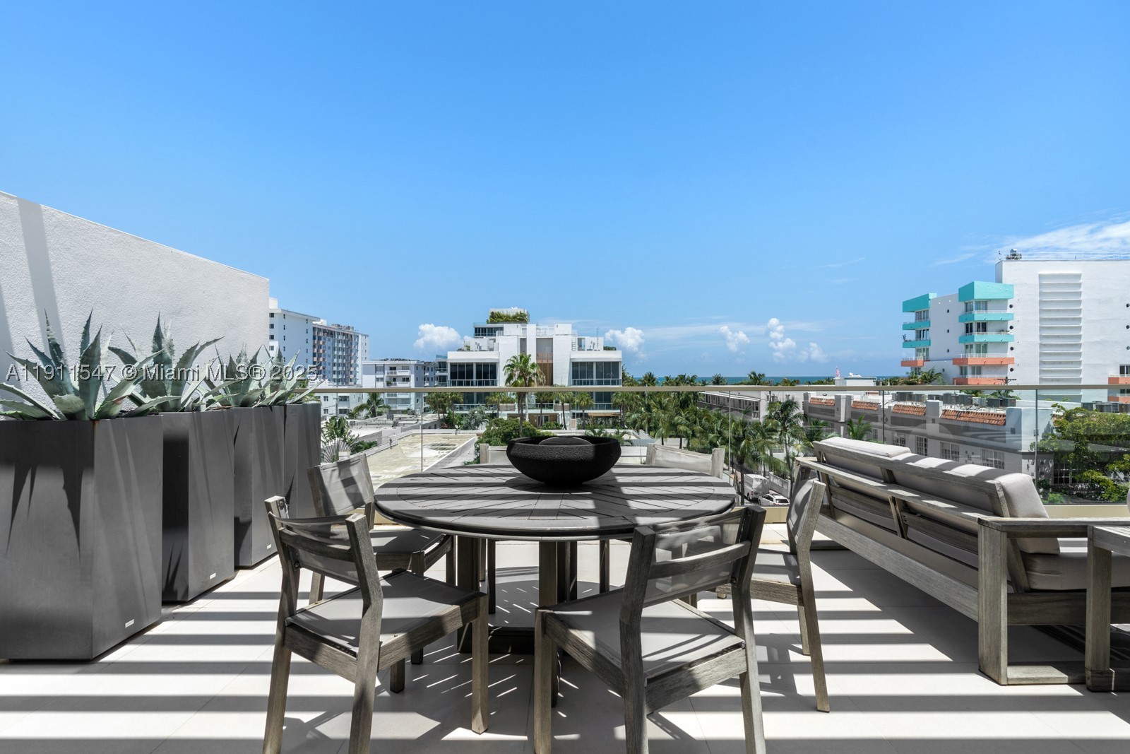 300 Collins Ave Ph3 Property Photo 2