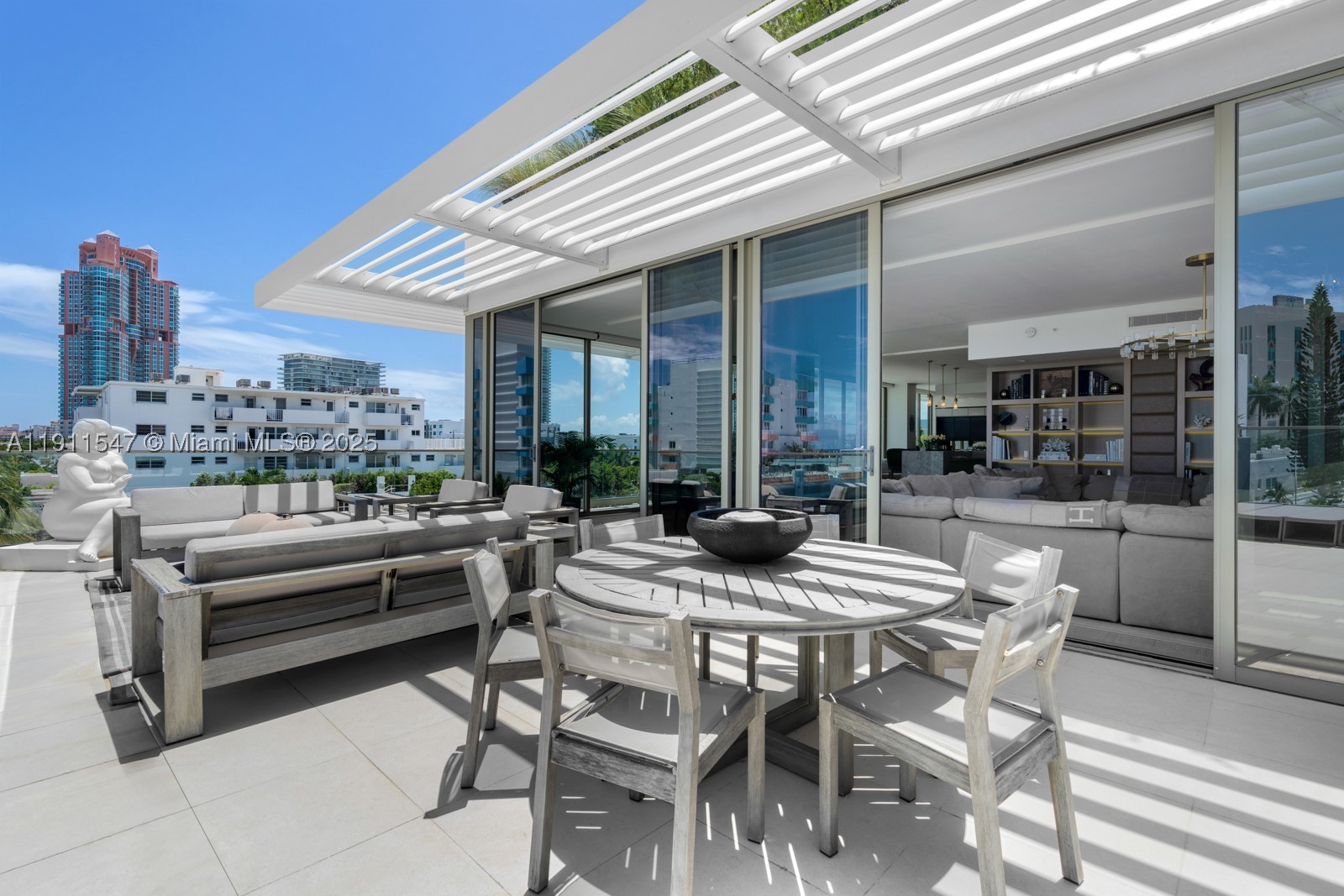300 Collins Ave Ph3 Property Photo 5
